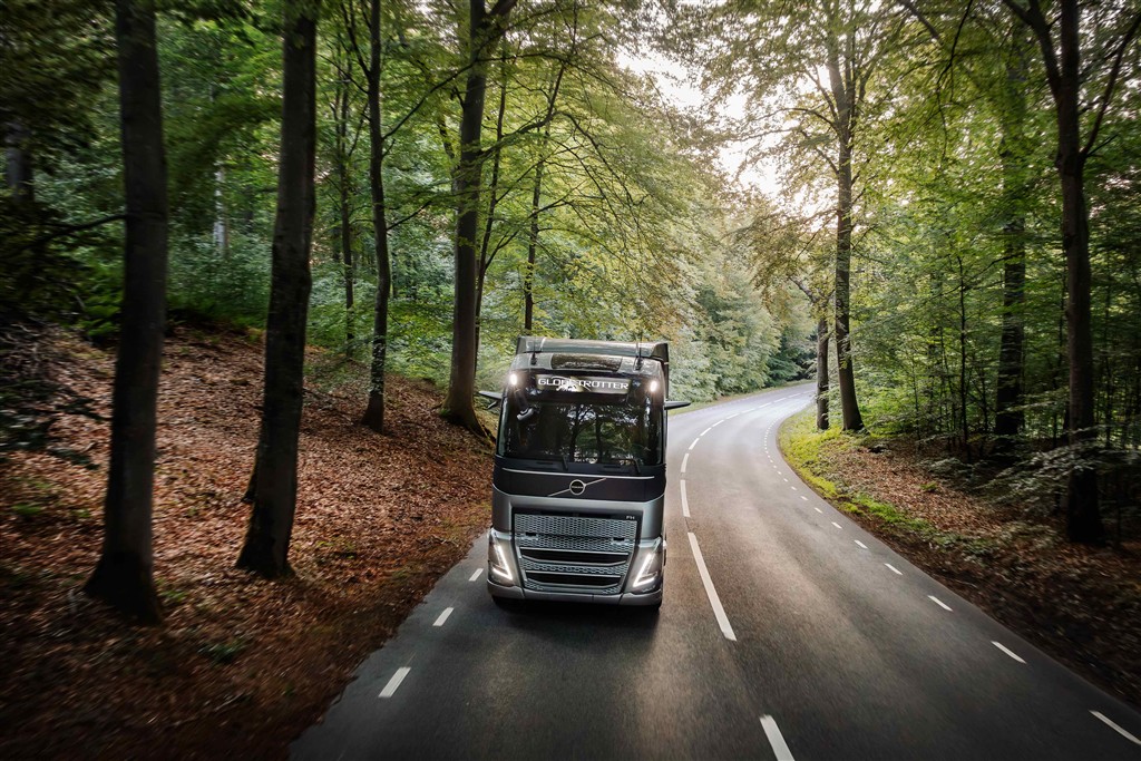 Volvo Trucks, Yakıt ve CO2 Tasarrufu Sağlayan, Dünyanın İlk Ağır Vasıta Stop/Start Motor Teknolojisini Tanıttı!