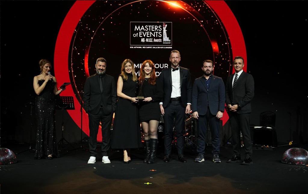 Mercedes-Benz Türk’ün Sağlık Bakım Tırı Projesine “En İyi Roadshow” Ödülü