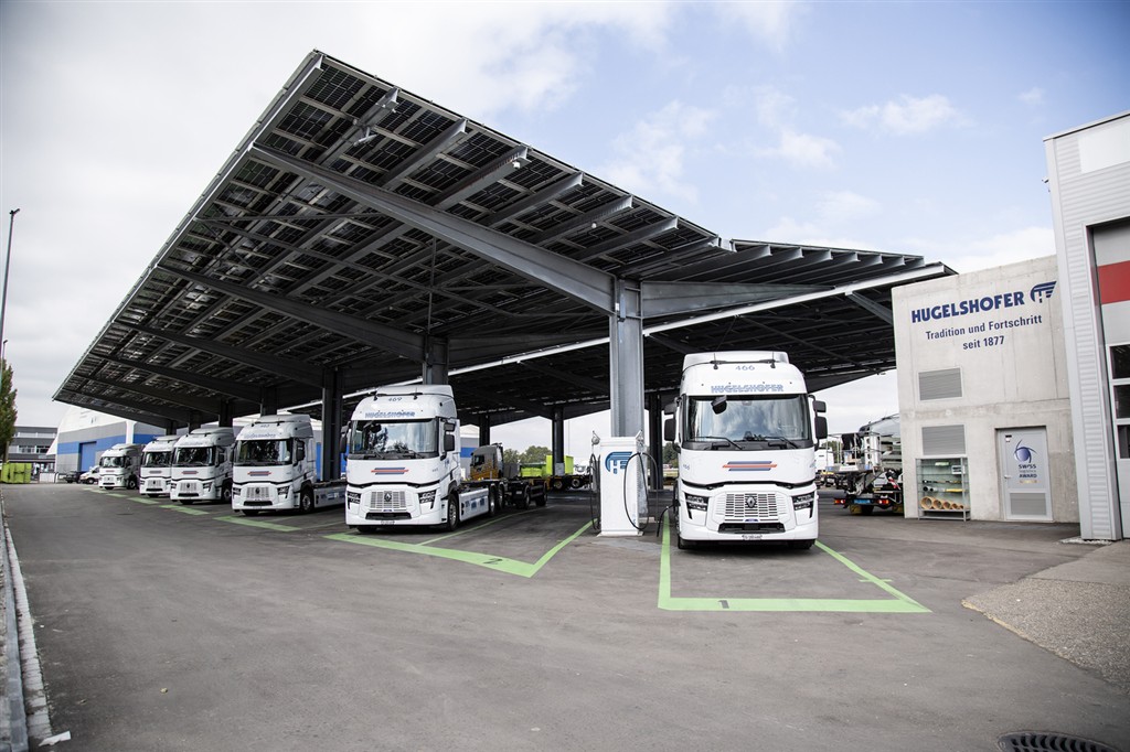 Renault Trucks ve Hugelshofer, yoğun operasyon koşullarında elektrikli kamyonların potansiyelini ortaya koyuyor