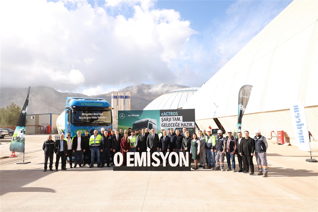 Mercedes-Benz Türk, İlk Mercedes-Benz eActros 600 Teslimatını Medcem Çimento’ya Gerçekleştirdi
