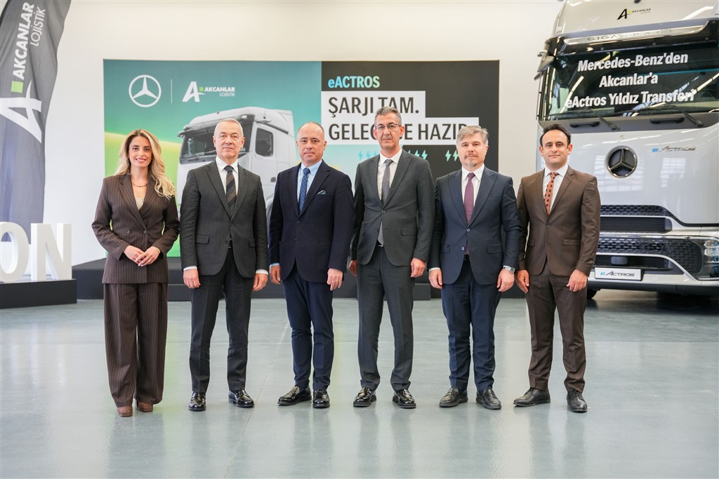 Mercedes-Benz Türk’ten Akcan Holding’e eActros Teslimatı