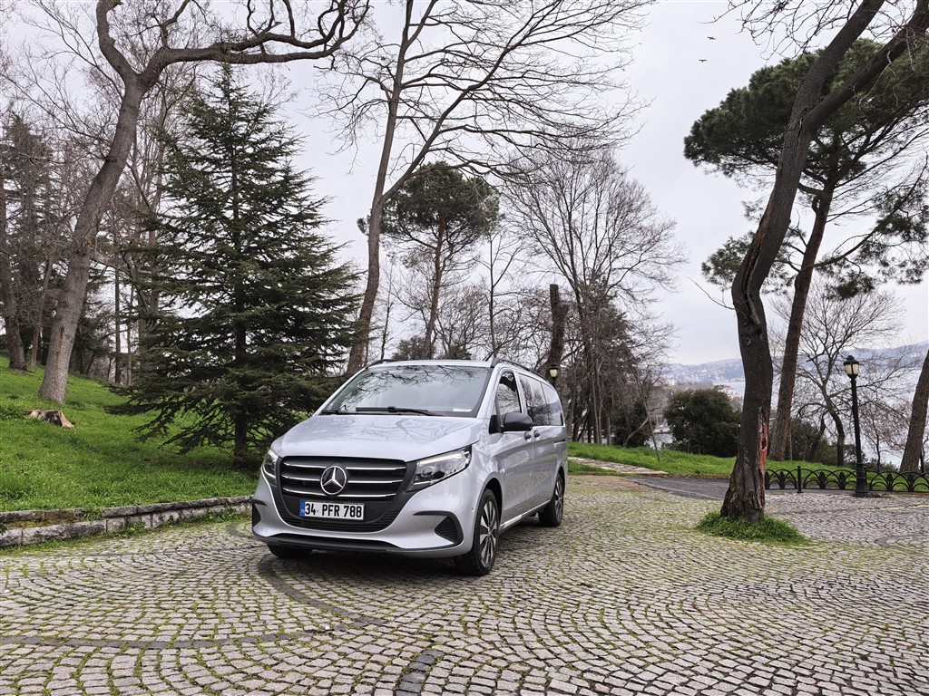 Mercedes Vito Select 124 CDI: Profesyoneller İçin Güçlü ve Konforlu Taşıyıcı