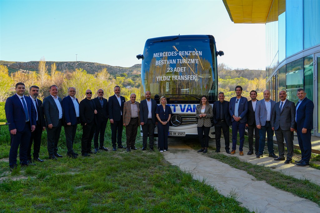 Best Van 23 adet Mercedes-Benz Otobüsünü Teslim Aldı