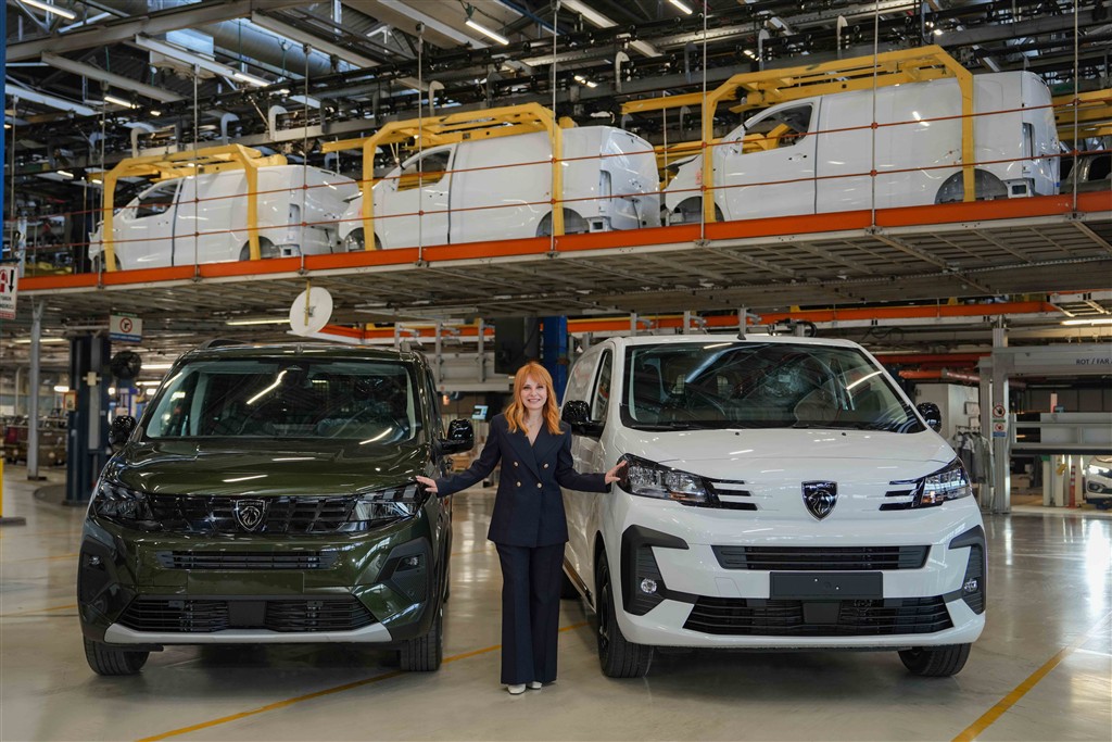 PEUGEOT YERLİ HAFİF TİCARİ ARAÇ ÜRÜN GAMINI RIFTER MODELİ İLE DAHA DA GÜÇLENDİRİYOR